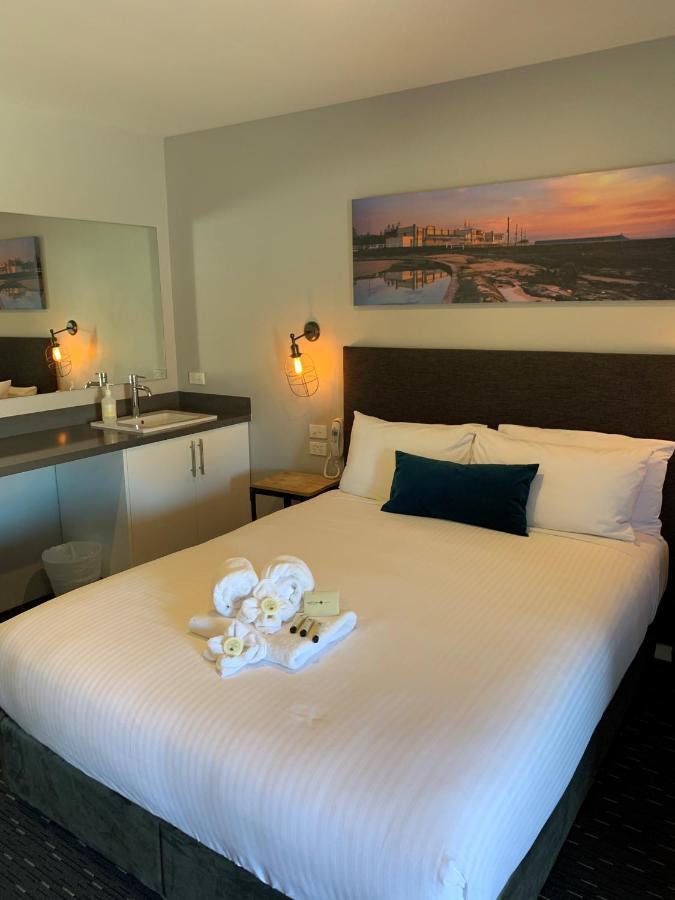 Standard Queen Room