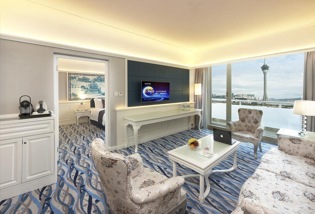 Harbor View Suite