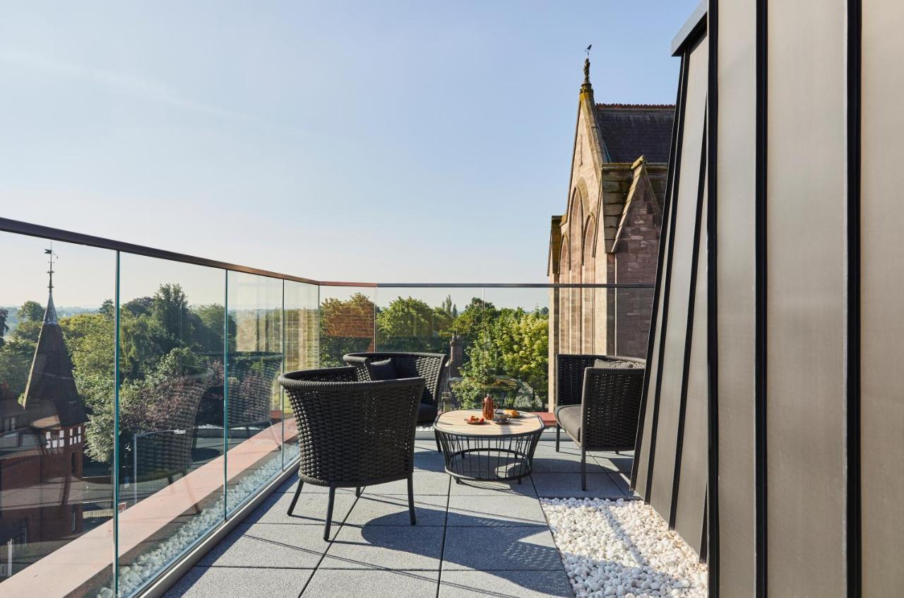 Deluxe King Room with Balcony