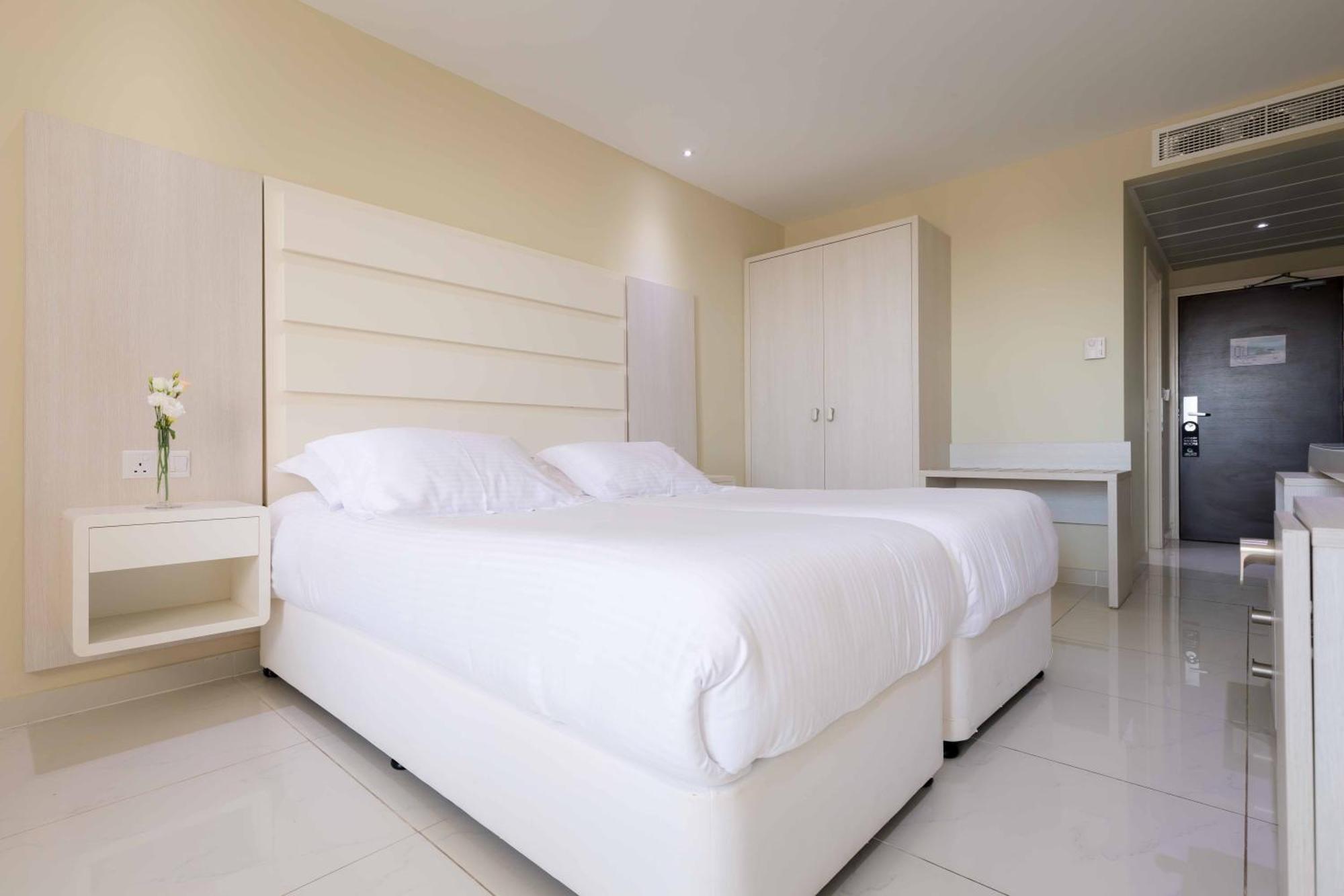 Twin Room with Sea View