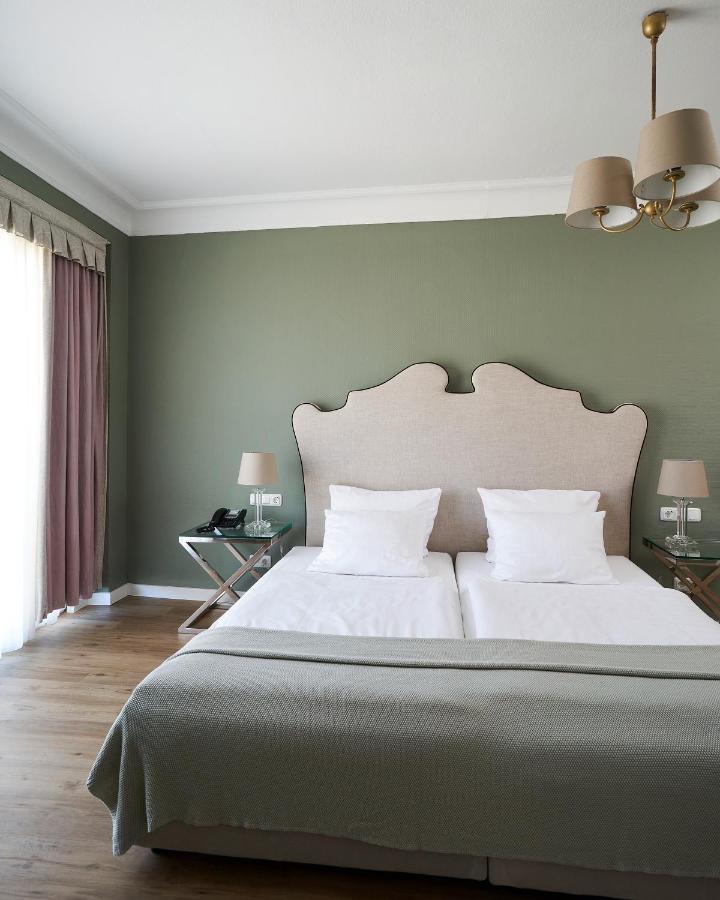 Deluxe Double or Twin Room - Mini-bar drinks free of charge