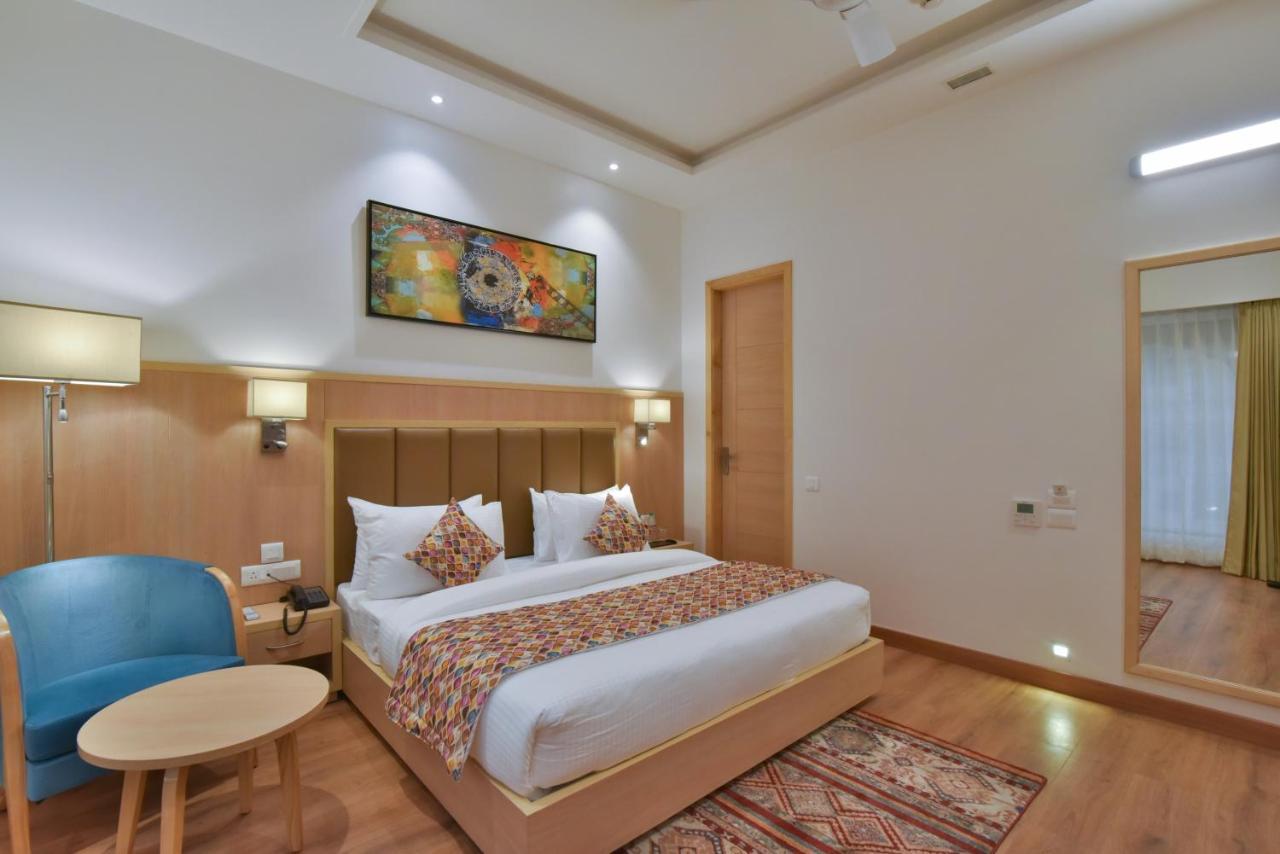 Superior King Room - Non-Smoking,1606108412:JPEG