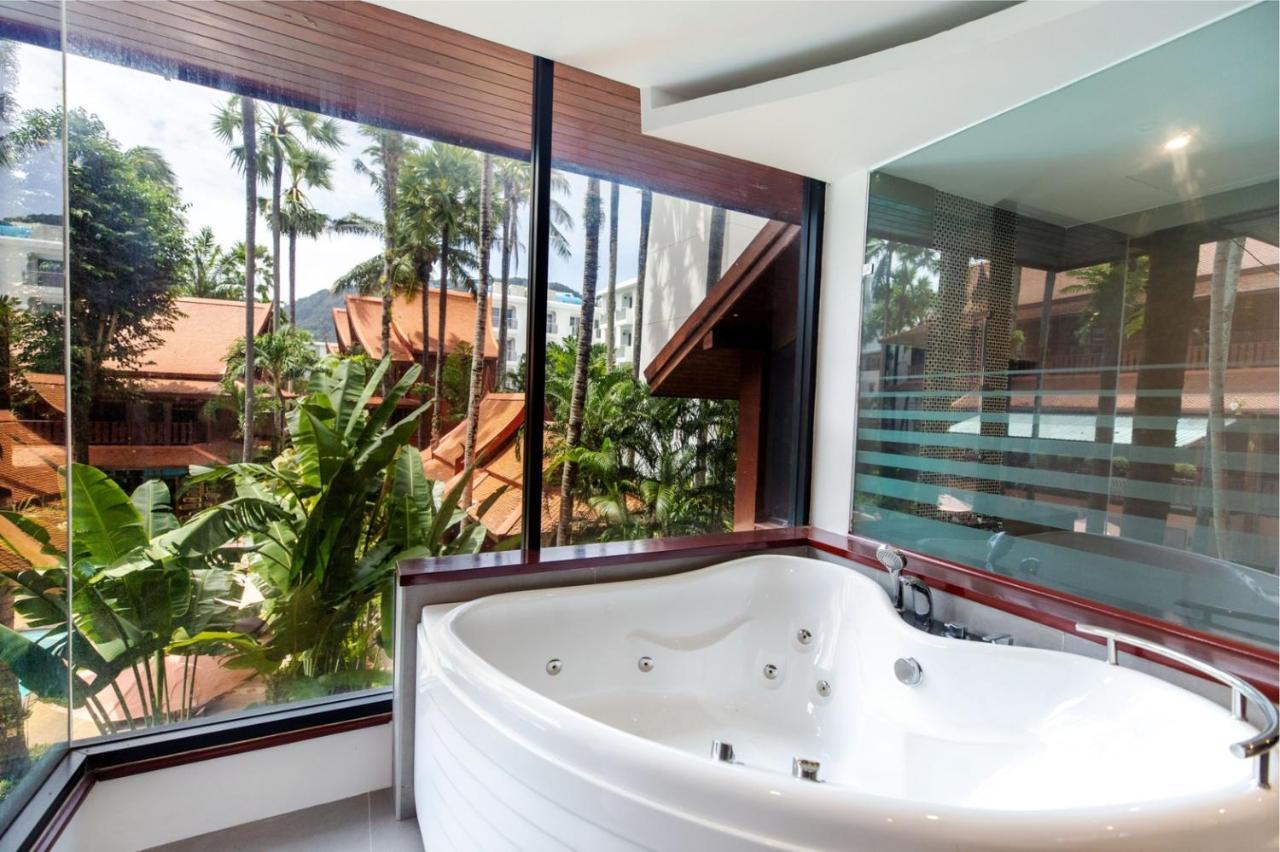 Grand Royal Suite Pool View with Jacuzzi