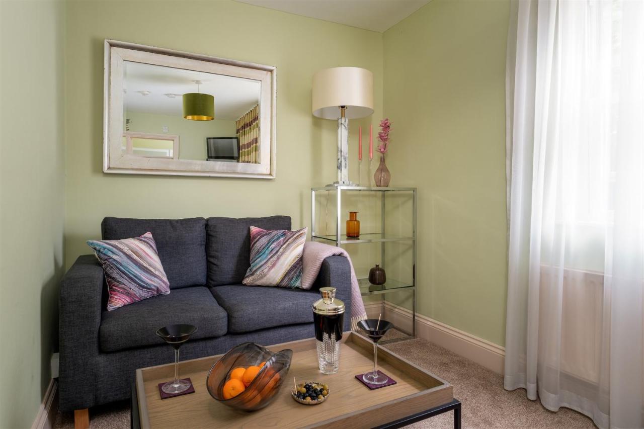 Classic One-Bedroom Apartment with King Bed