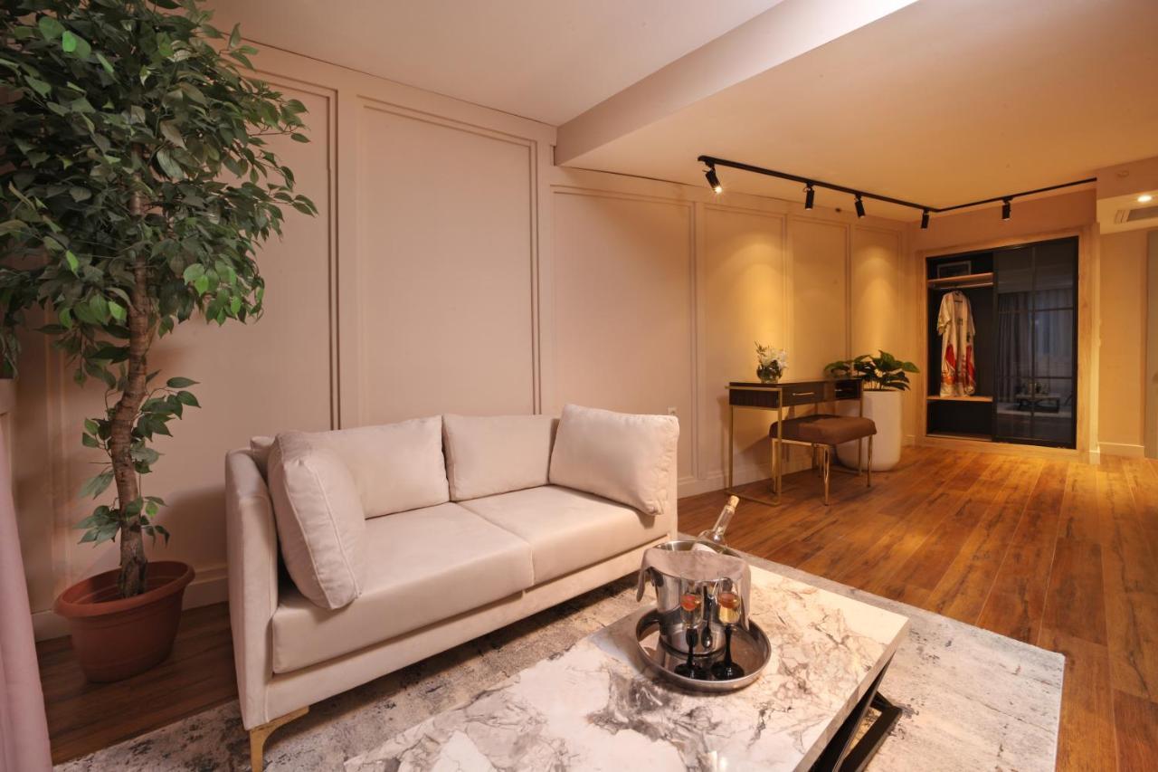 King Room with Spa Bath