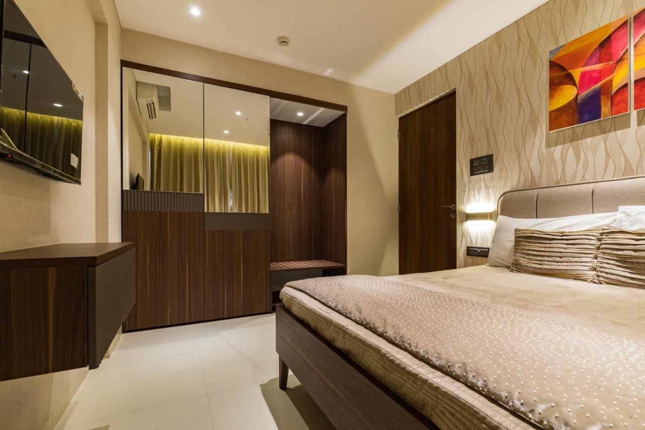 Suite Room with Balcony
