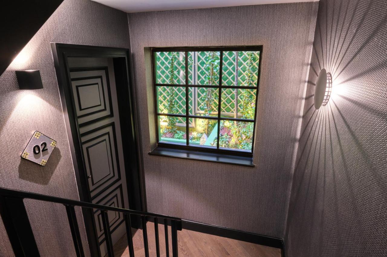 Feature Twin with Balcony,1279304467:JPEG