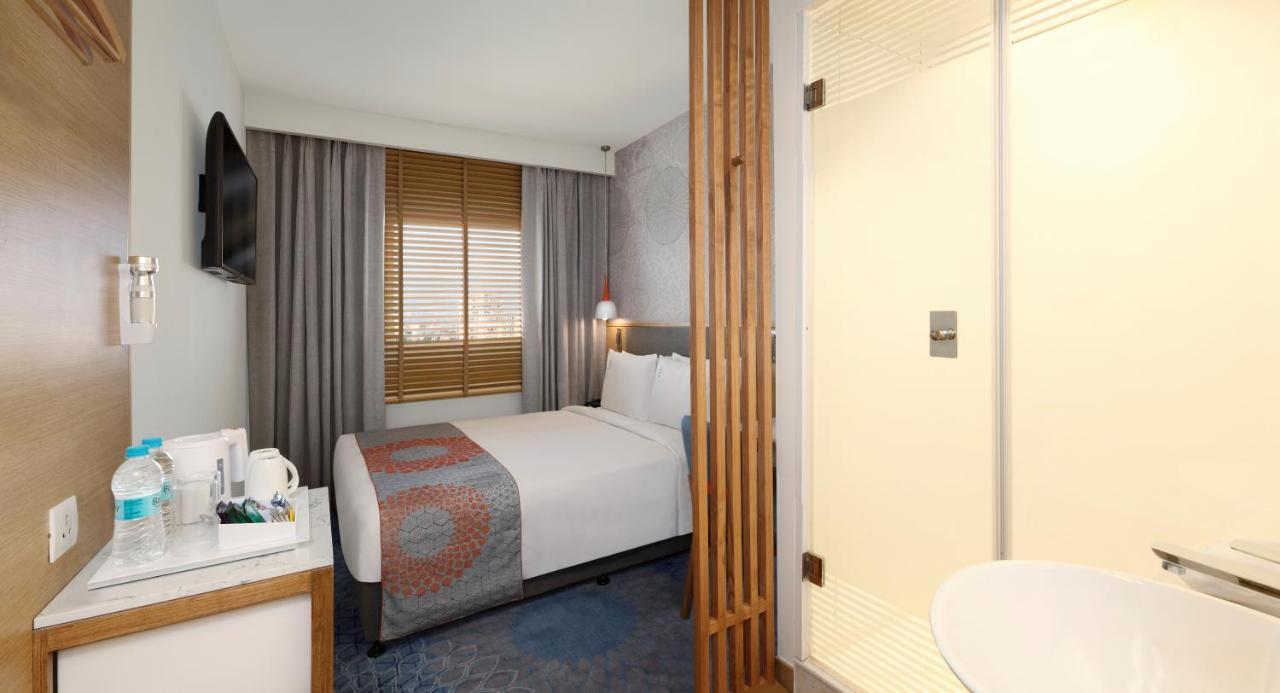 Standard Queen Room with City View - High Floor -  Complimentary Early Check-In by 1PM - Late Check-Out by 2PM (Subject to availability), 10% Discount on Laundry