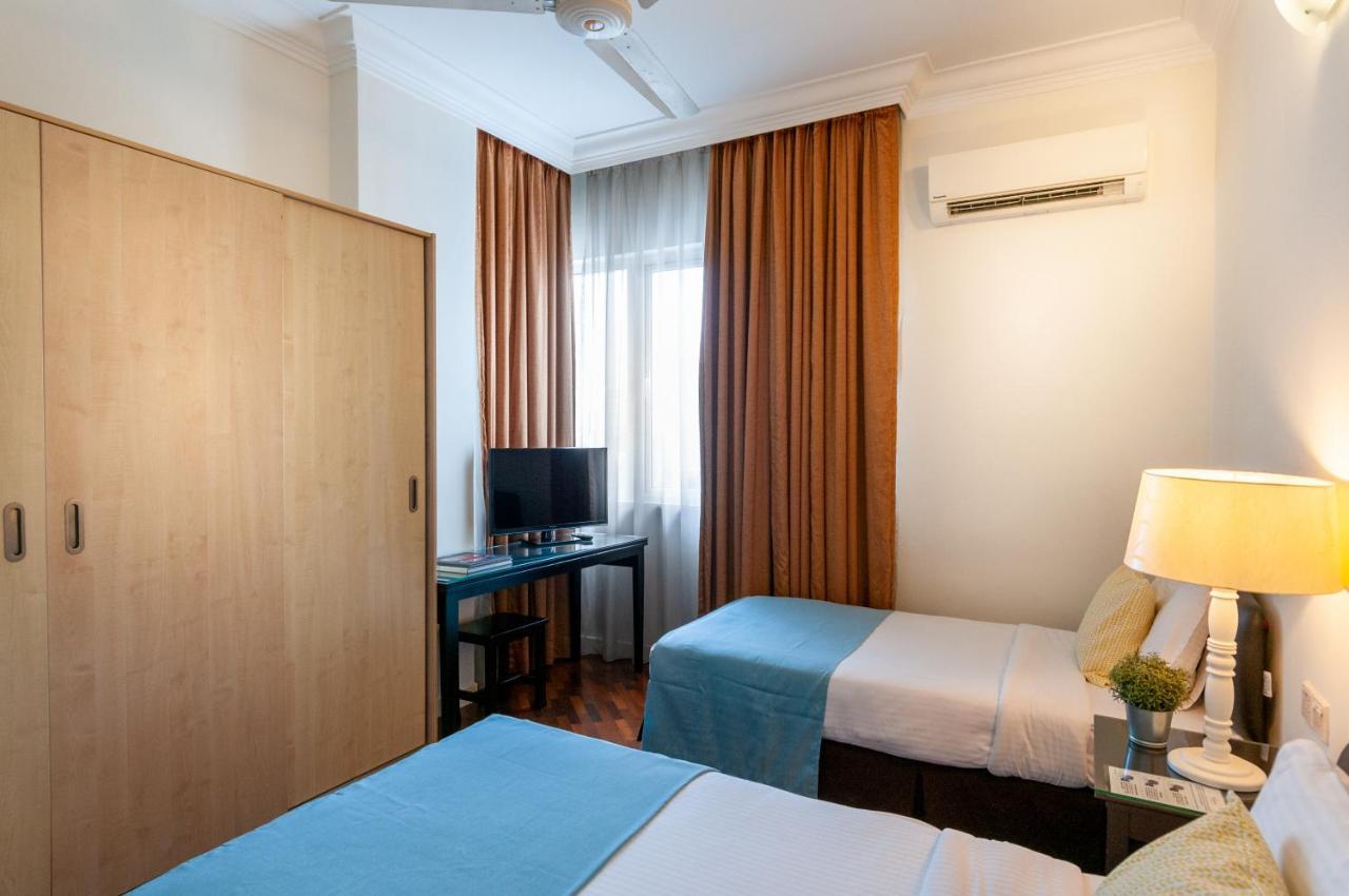 Dual Key Three Bedroom Suite