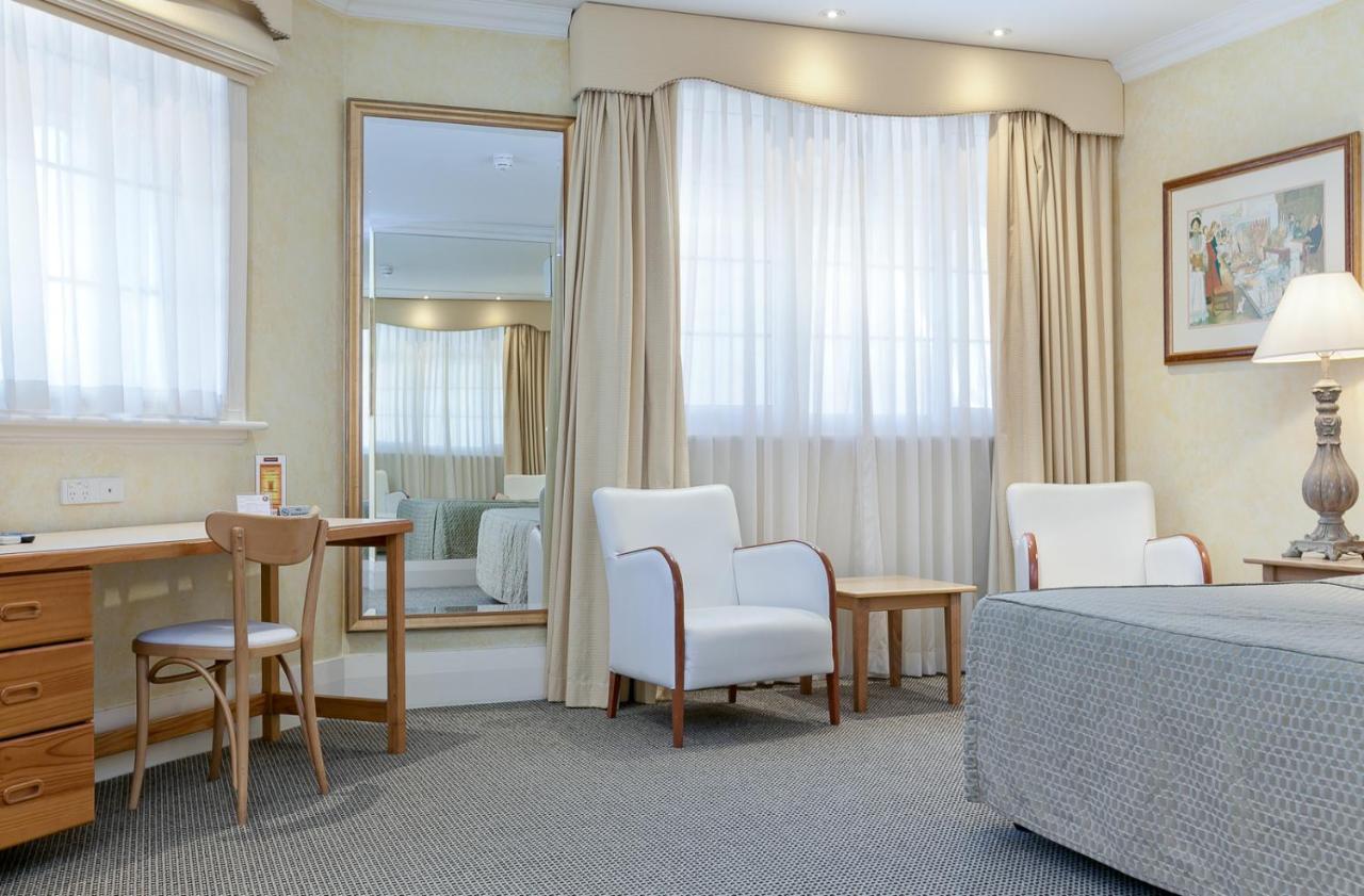 Superior Queen Room
