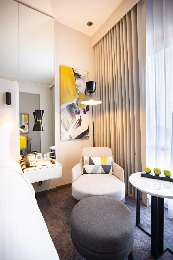 Centro Room - Queen Bed