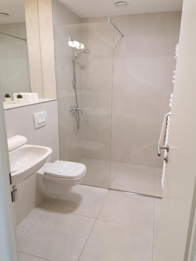 One-Bedroom Apartment,1161974313:JPEG