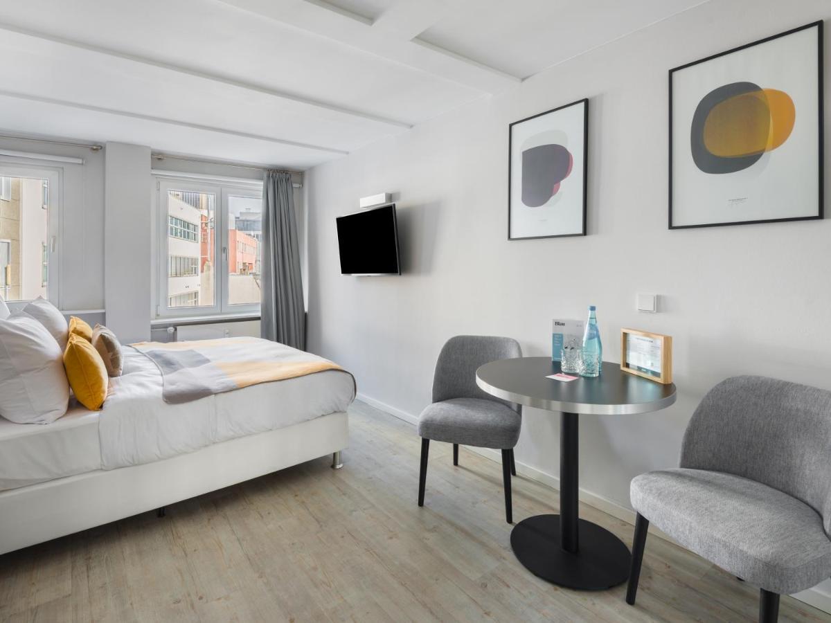 Large Studio with Kitchenette