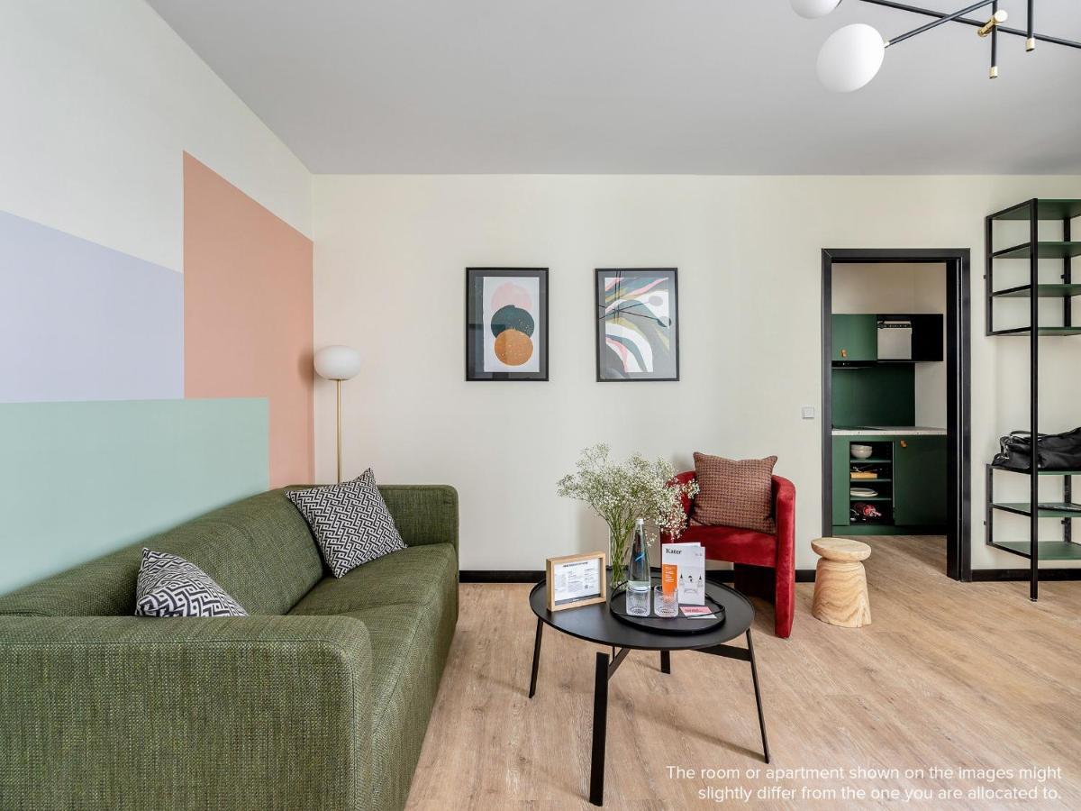 Large Studio with Kitchen and Sofa Bed