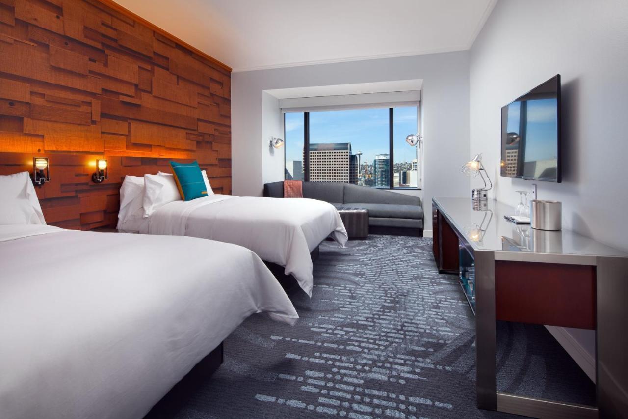 Spectacular, Guest room, 2 Double, Skyline view, High floor