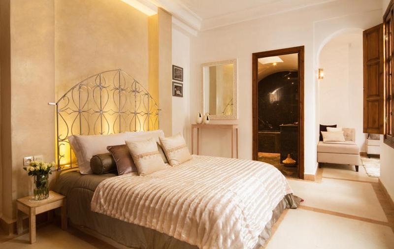 Deluxe Jasmine Suite