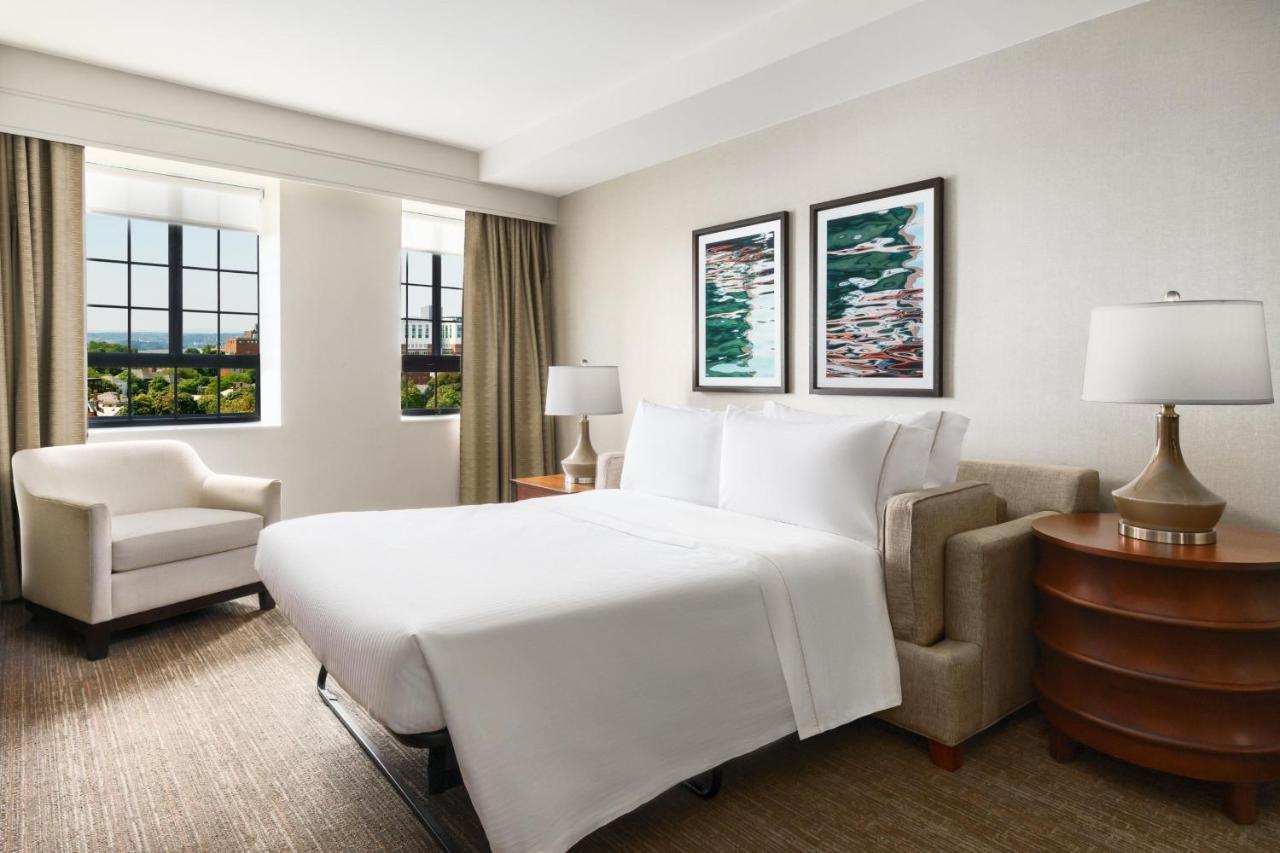 Superior Junior Suite with City View, 1 Bedroom, 1 King - Hearing Accessible