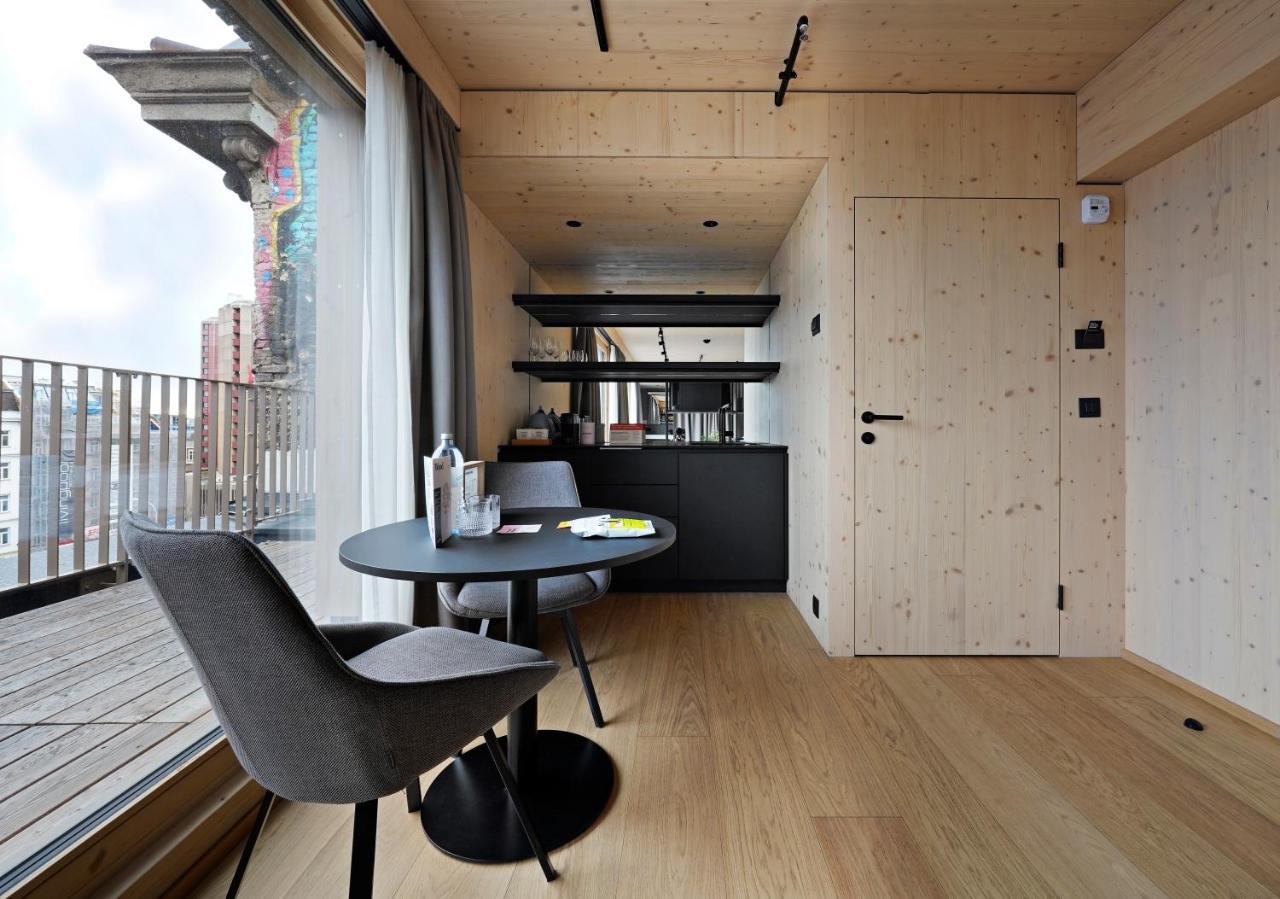 Large Studio with Kitchenette and Terrace