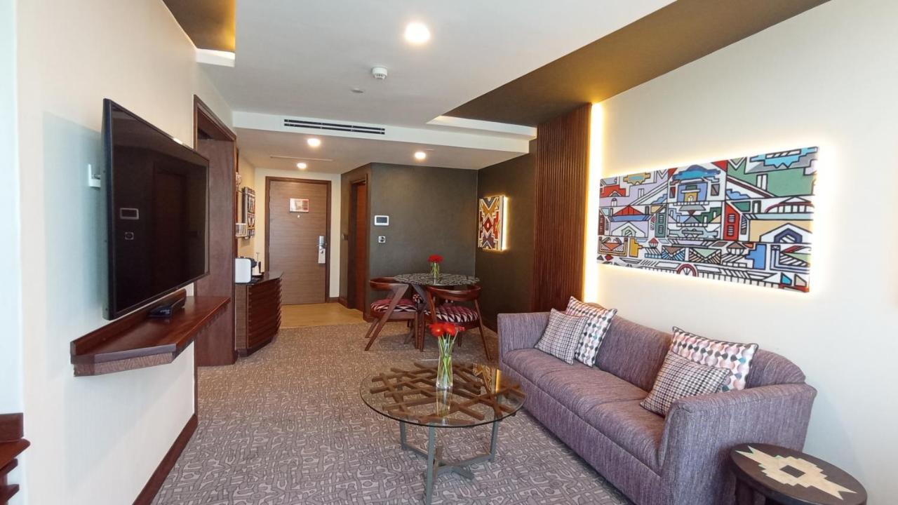 Signature Suite