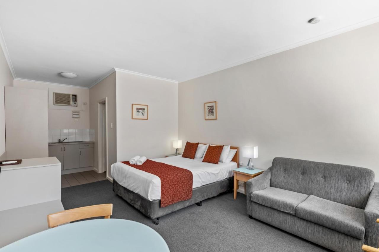 Studio,1190973691:JPEG