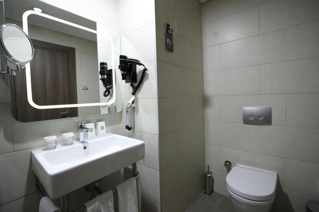 Deluxe Twin Room with Balcony