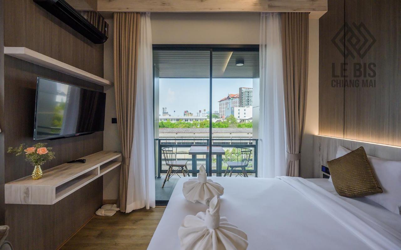 Premier Queen Room