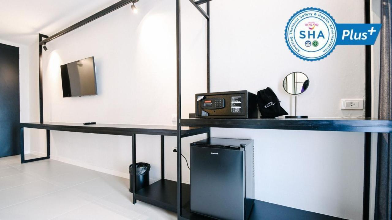 Connecting Room