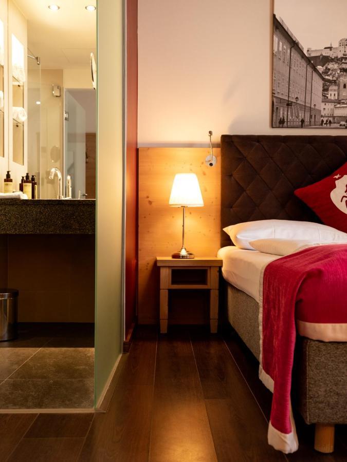 Double Room (1 Adult)