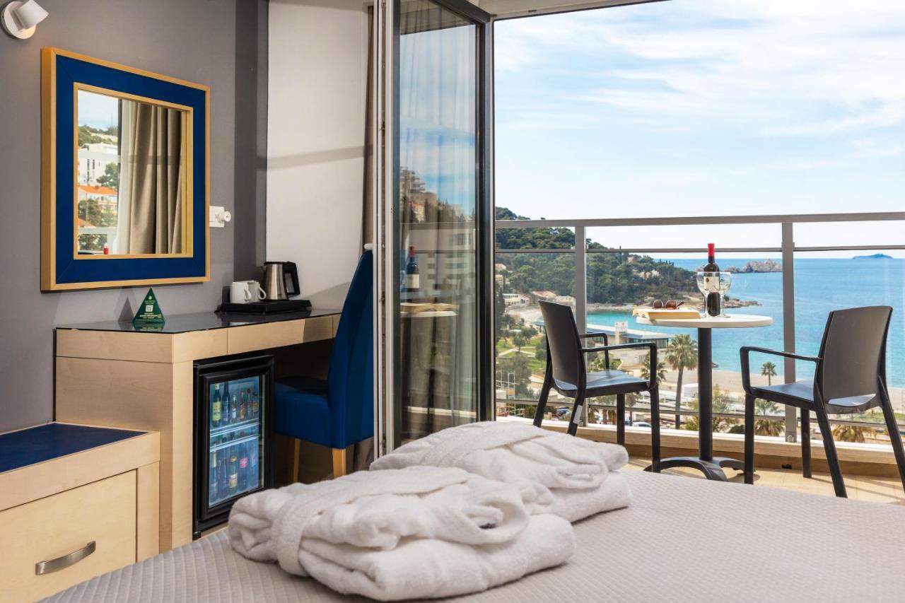 Single Room with Balcony and Sea View