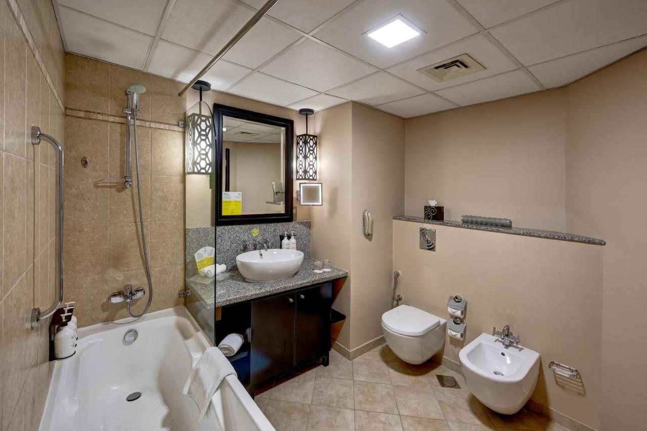 Standard King Room with City View