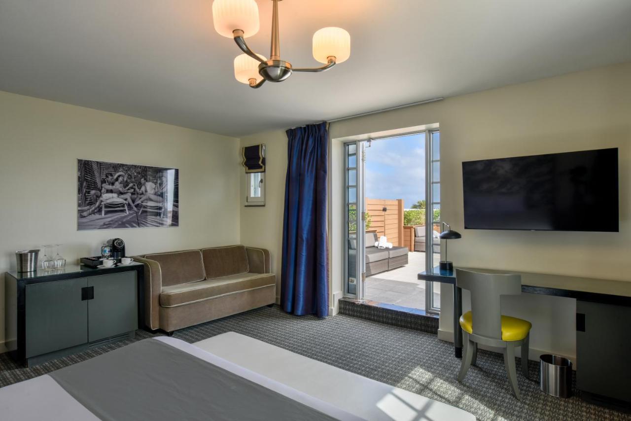 Deluxe Junior Suite One King Bed with Sofa Bed and Balcony