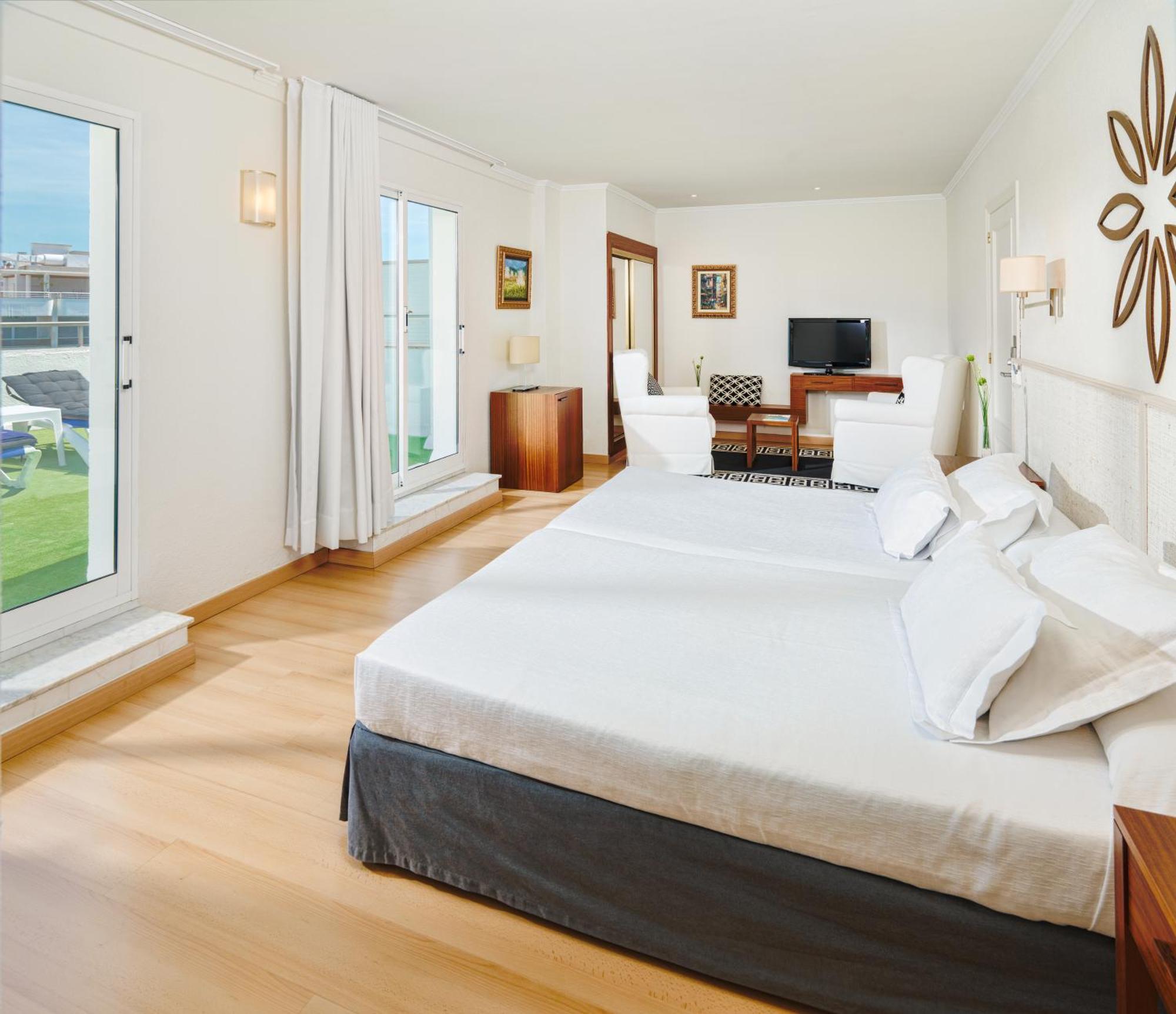 Superior Double Room (3 Adults)