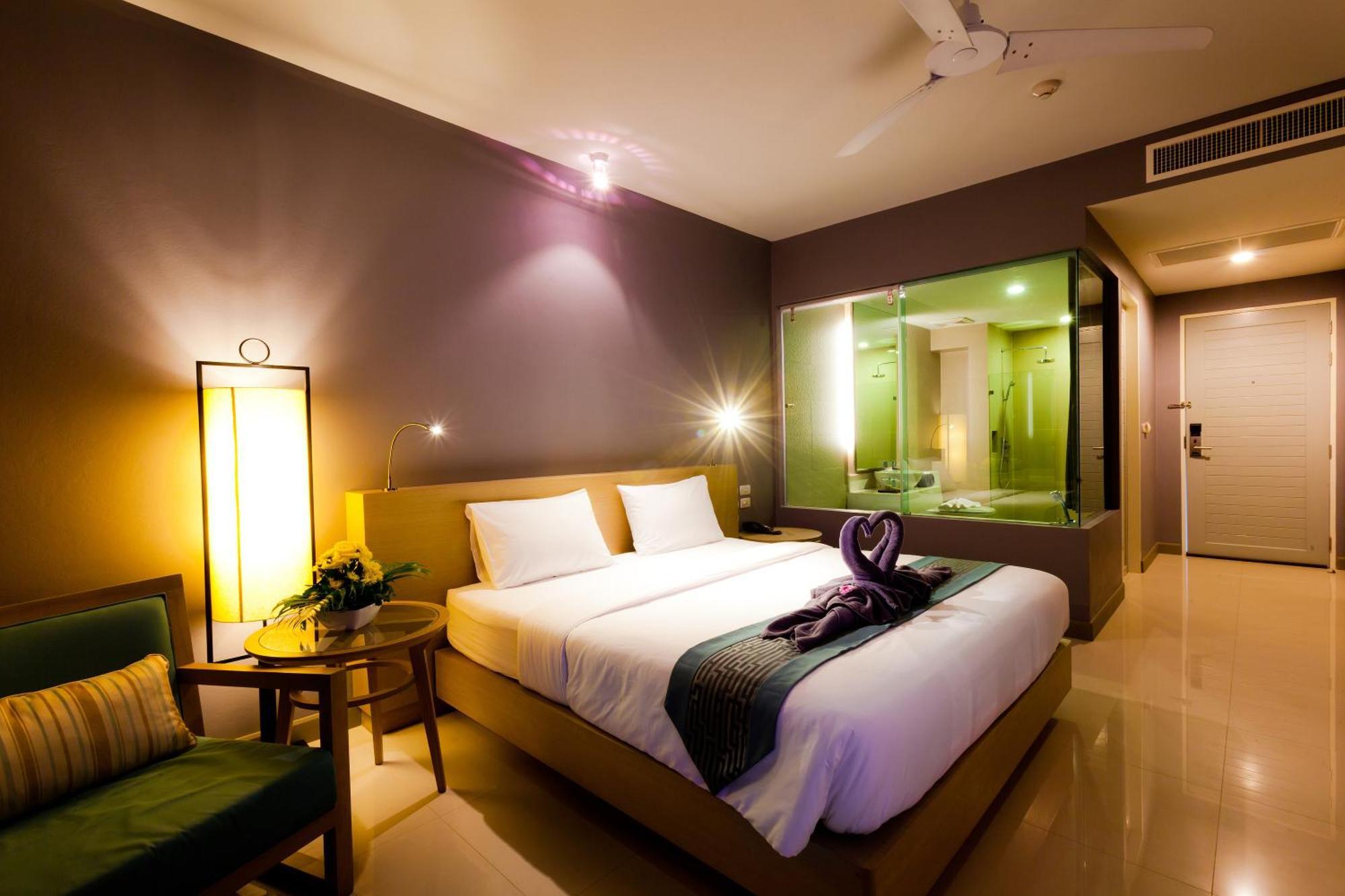 Superior Double or Twin Room with Pool View