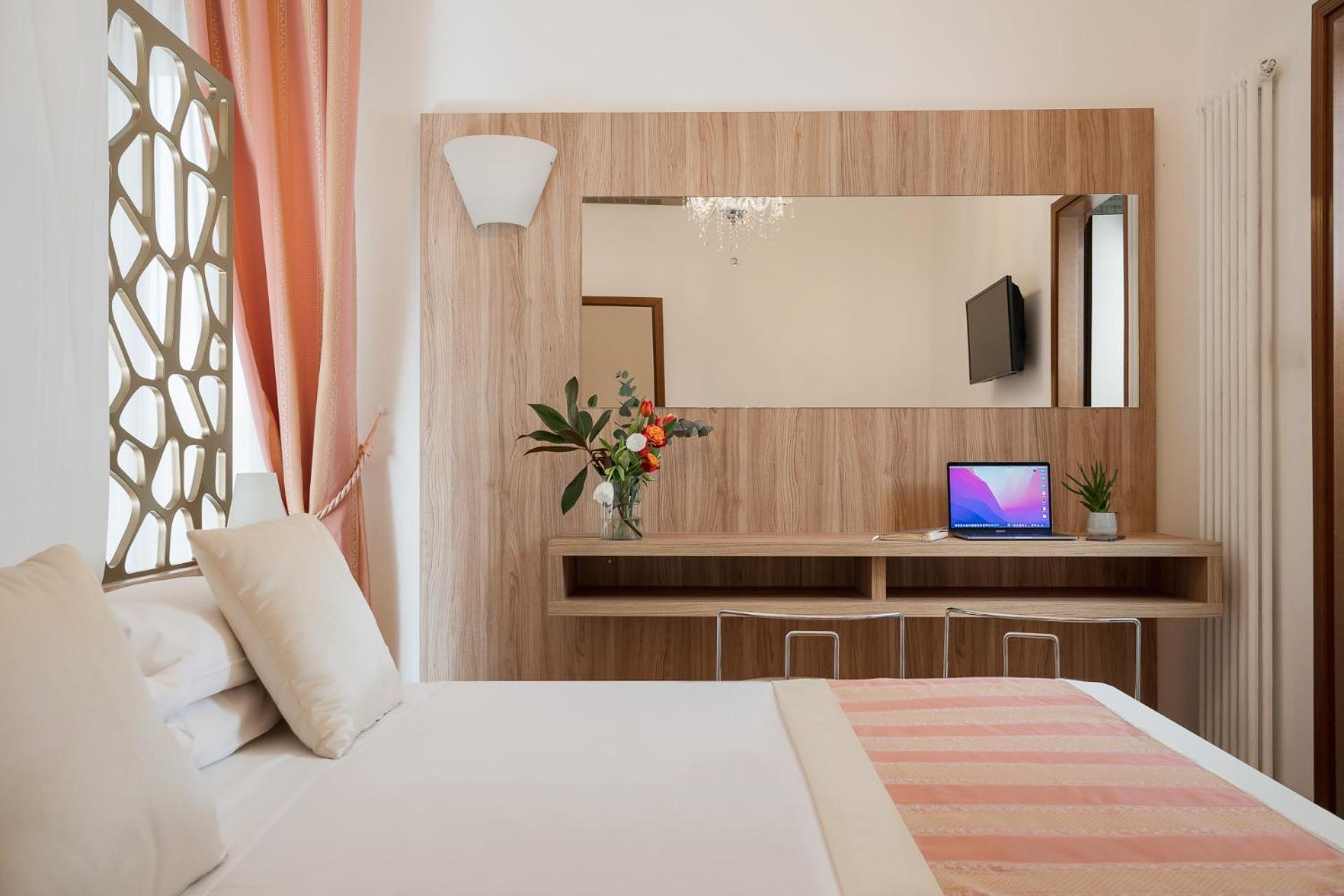 Classic Double Room with Balcony
