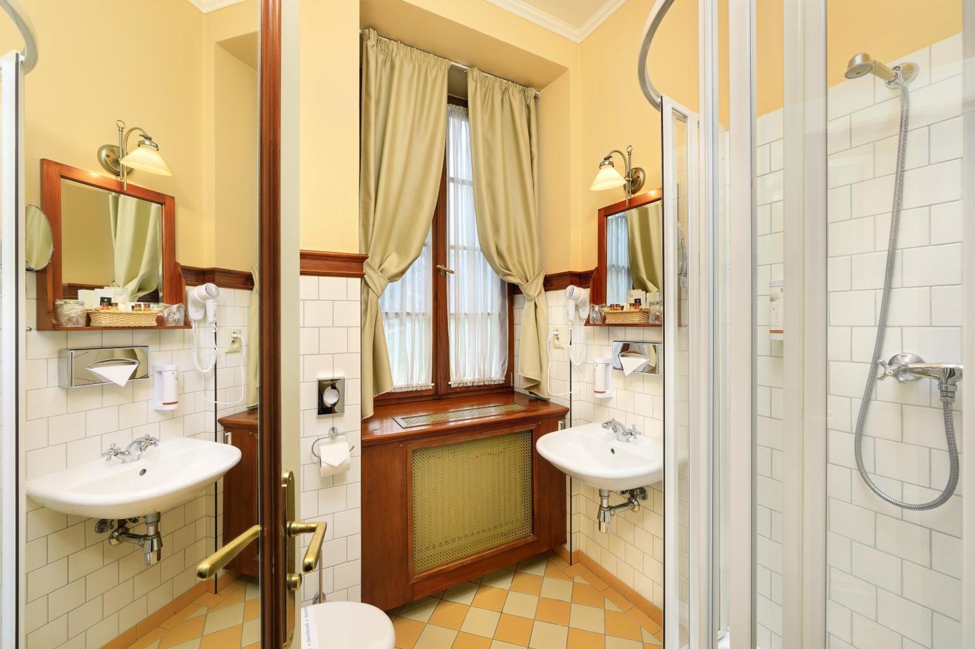 Two-Bedroom King Suite