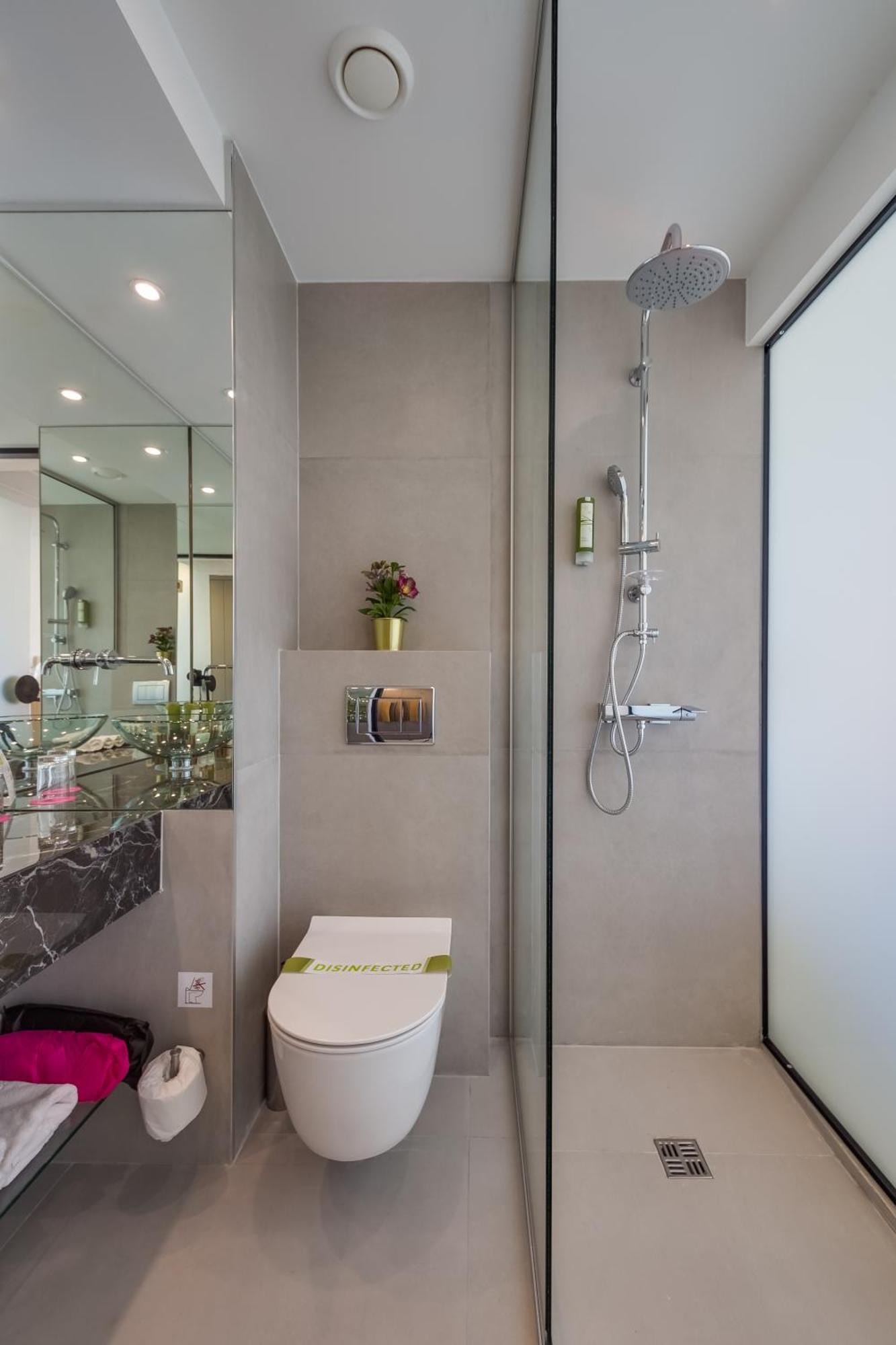Standard Twin Room with Side Sea View