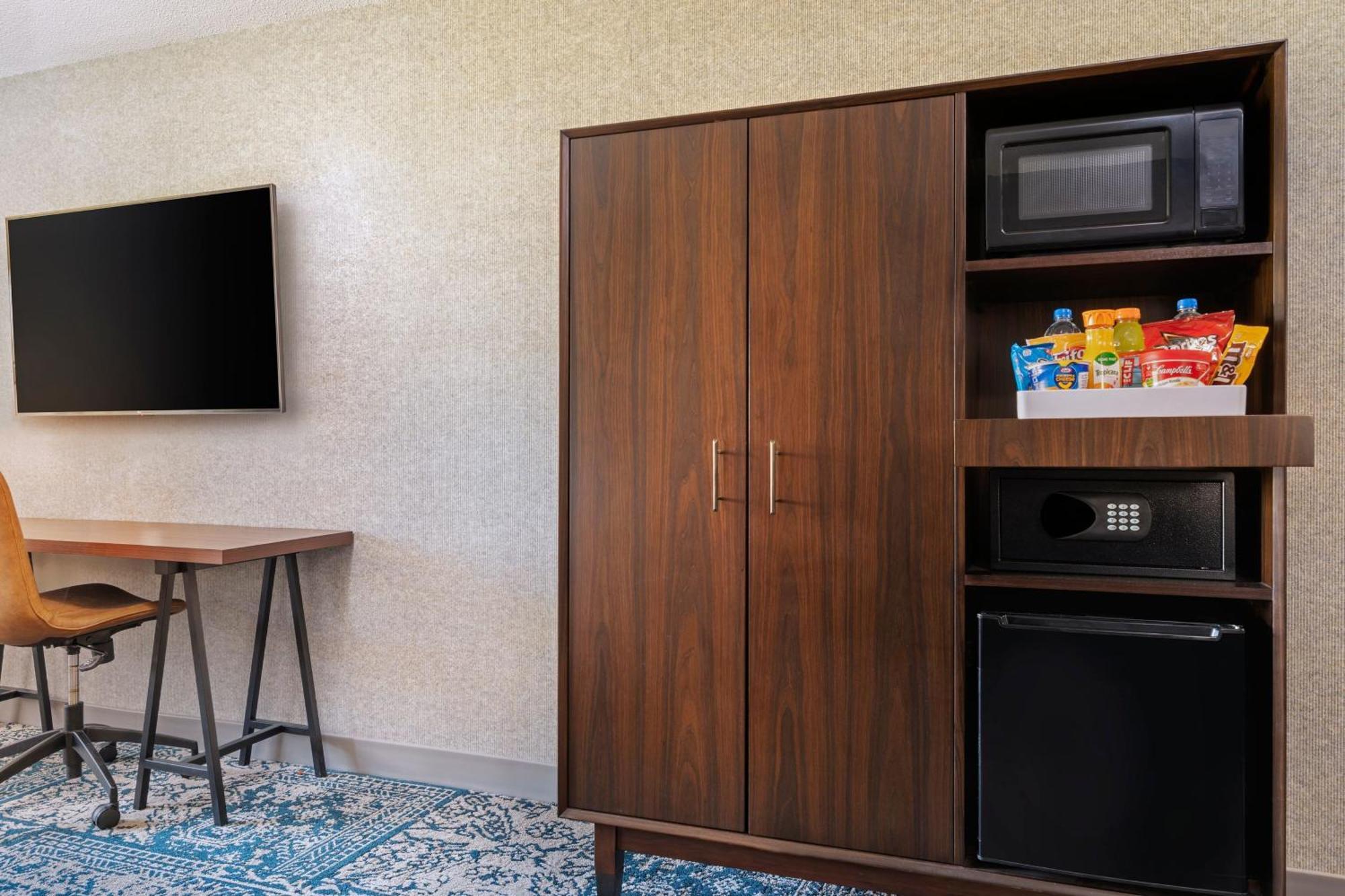 Premier, Guest room, 1 King