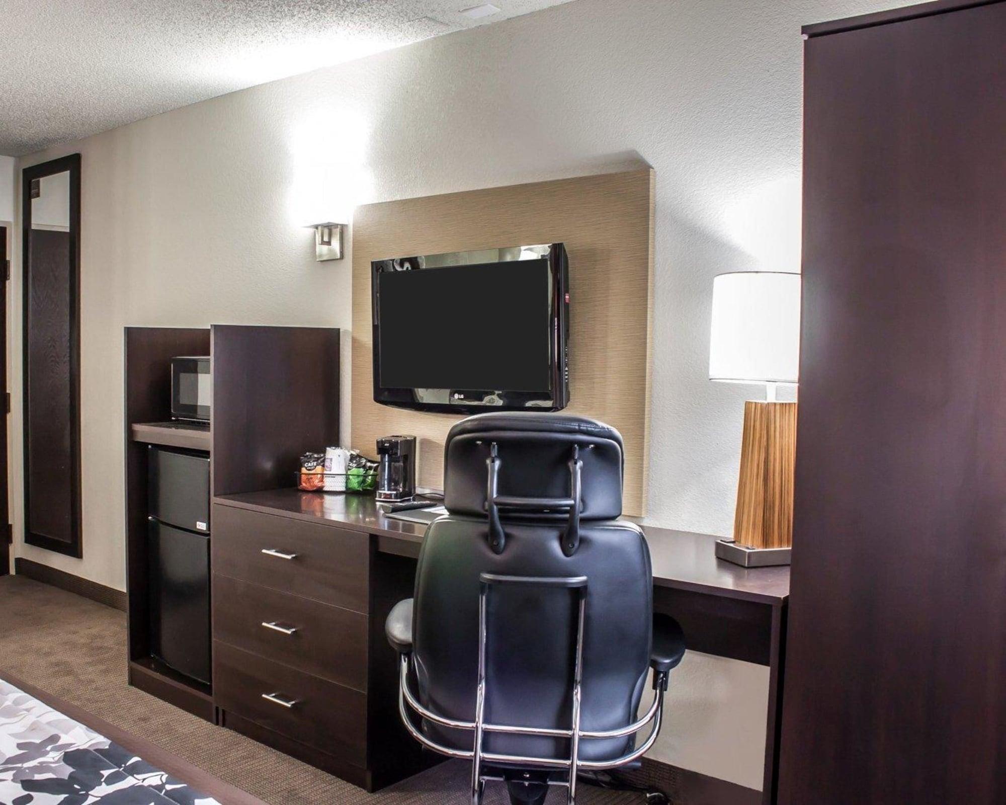 Queen Room - Accessible/Nonsmoking