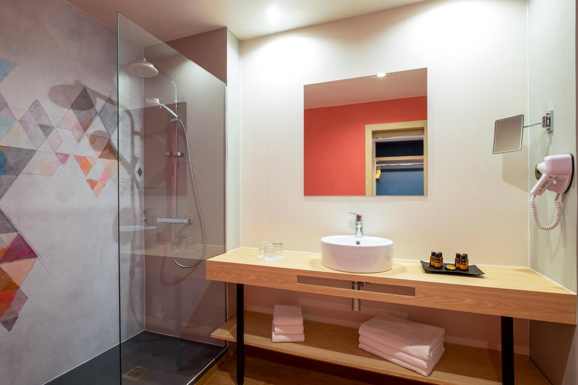 Deluxe Double or Twin Room with Garden View