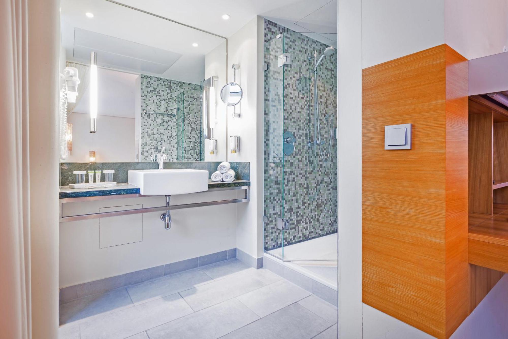 Queen Room - High Floor