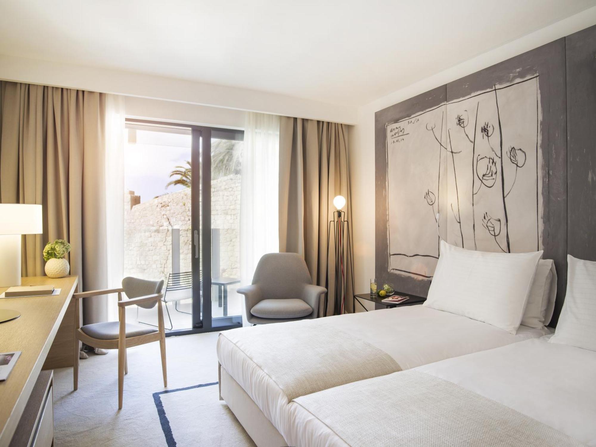 Classic Double Room with Balcony