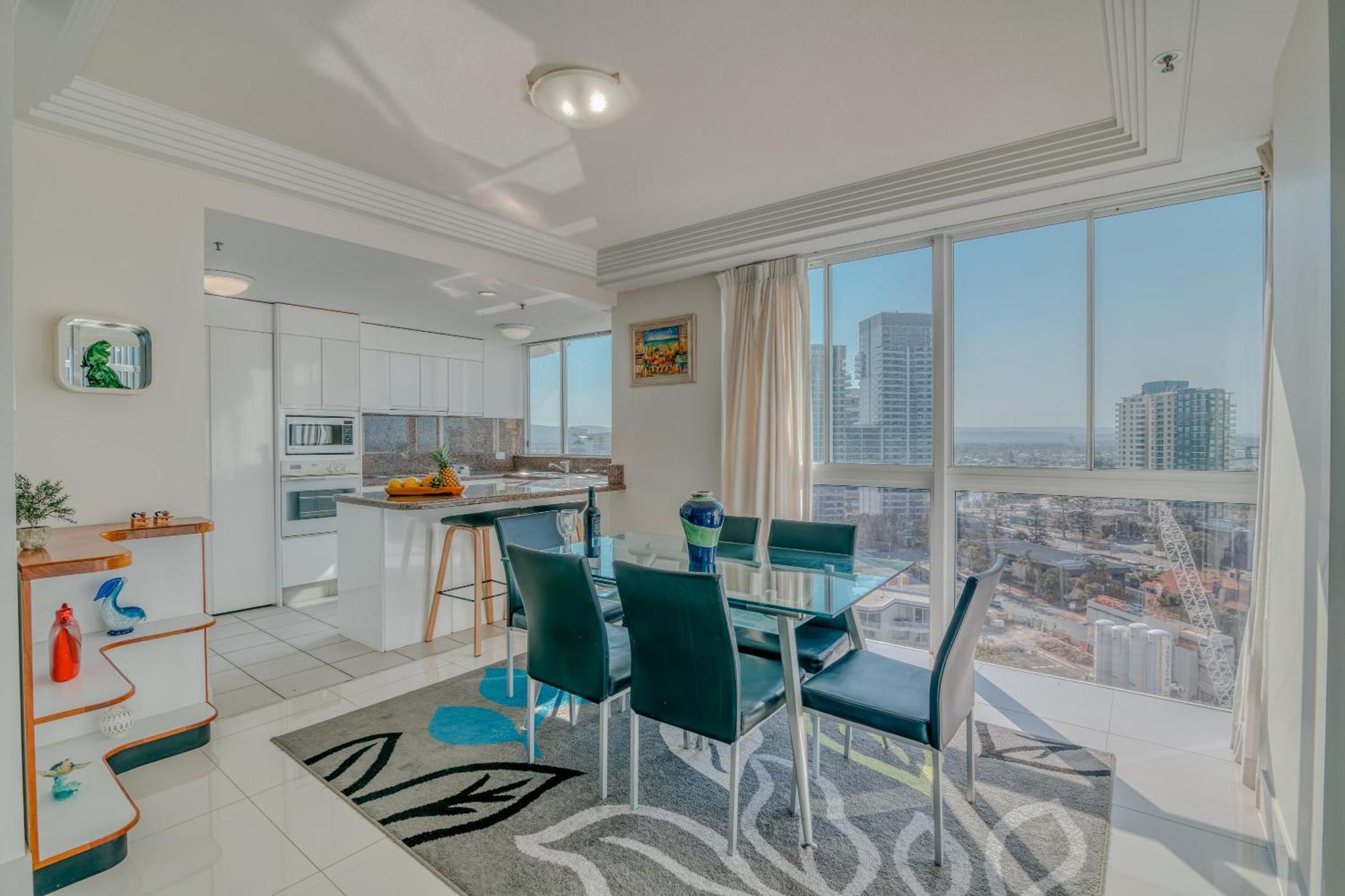 Three Bedroom Superior Apartment Low floor Ocean View