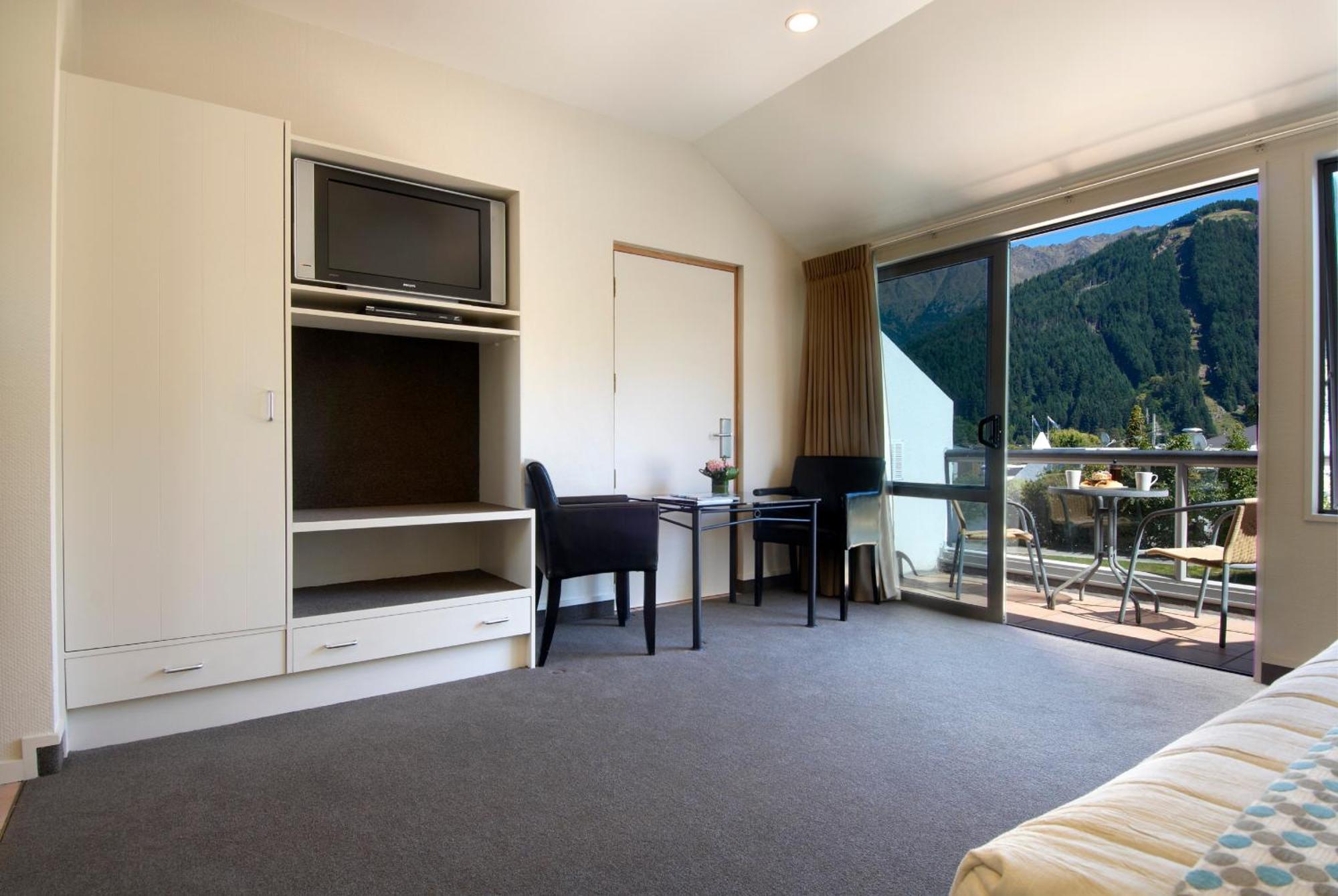 Deluxe Studio with two rooms