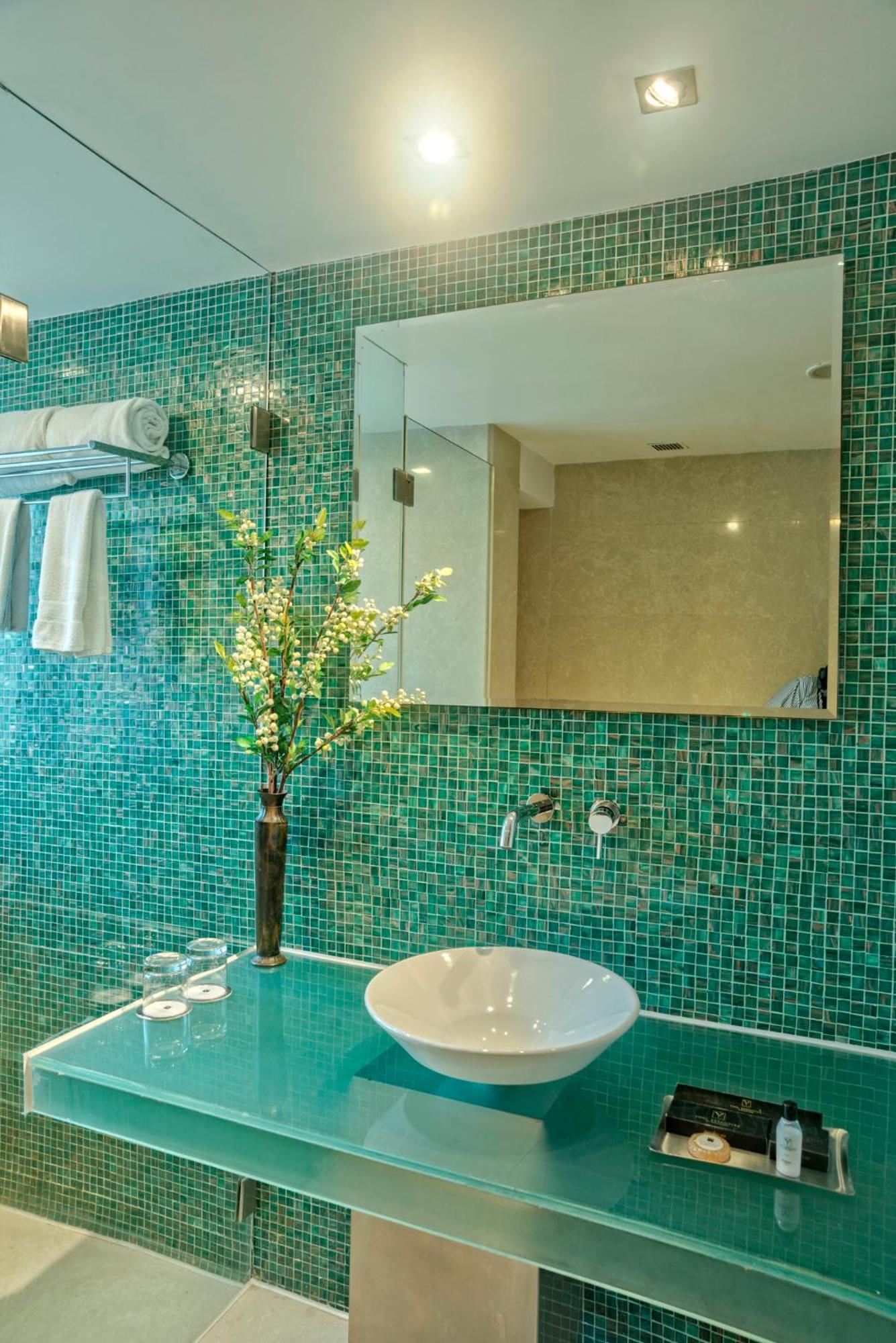 Designer Suite with 10% discount on Food & Laundry