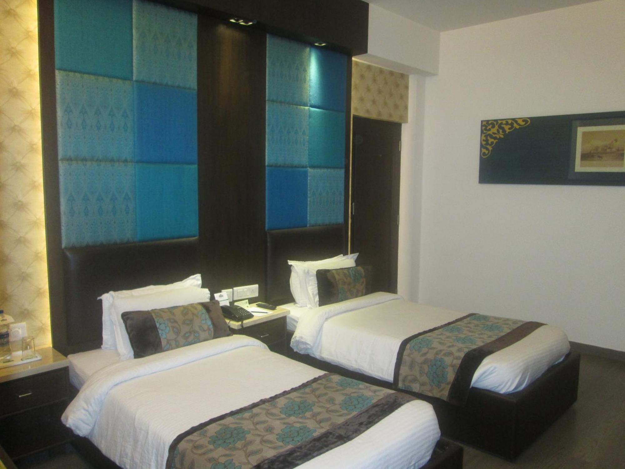 Royal Twin Room -Enjoy Happy Hours with 1+1 offer  timing 11 AM to 7 PM