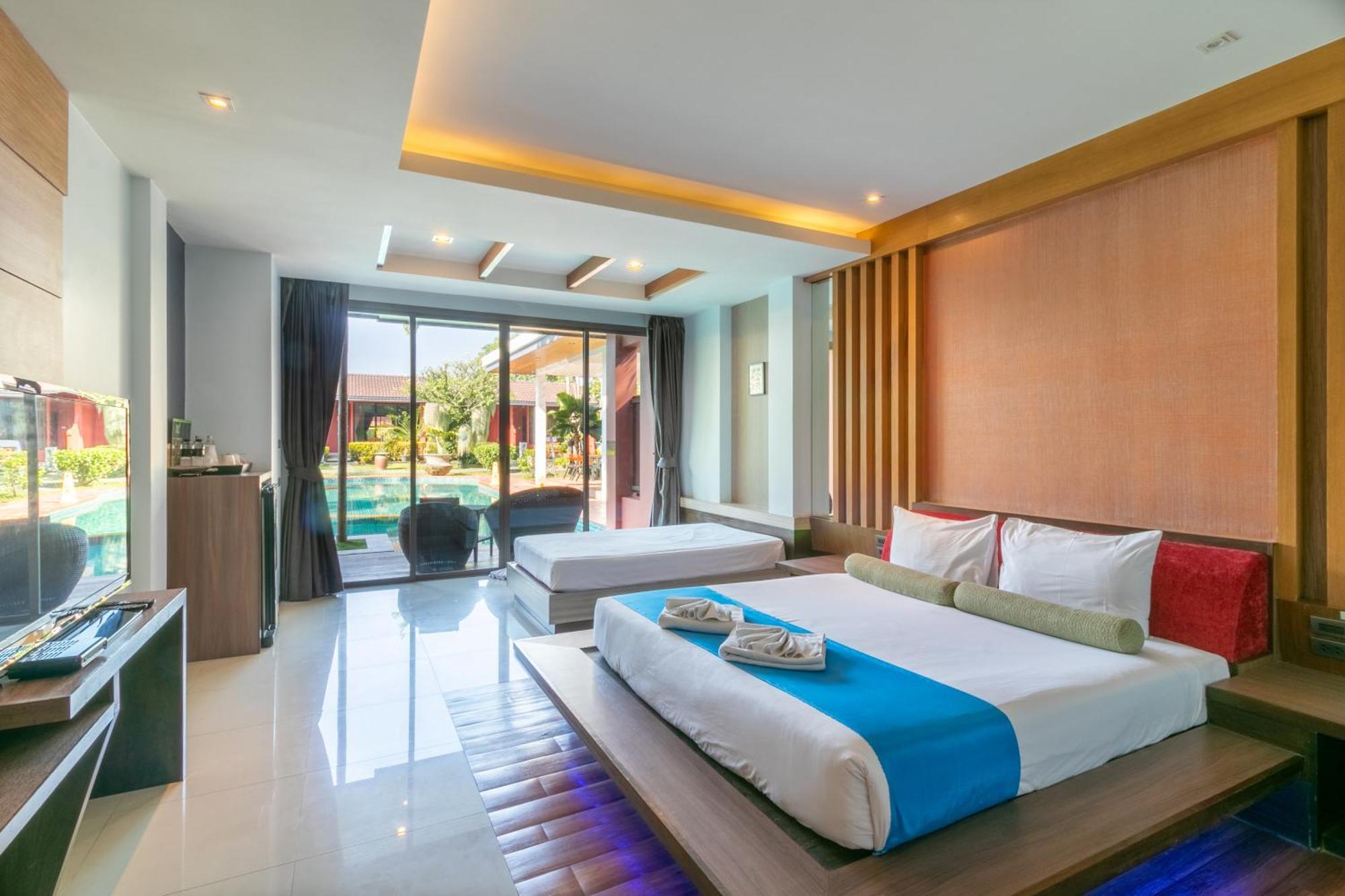 Deluxe Double Room with Pool Access