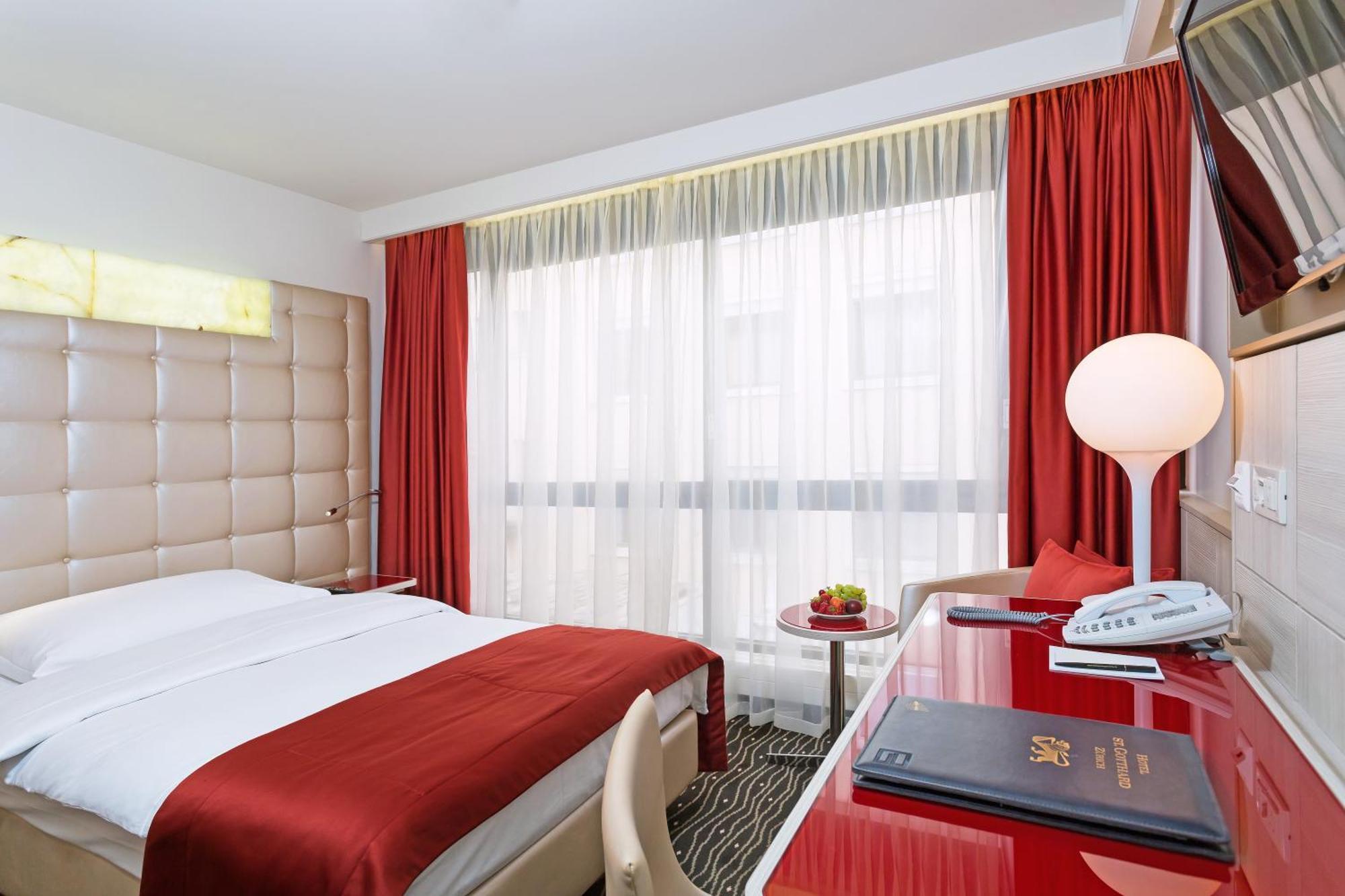 Standard Room,1216818337:JPEG