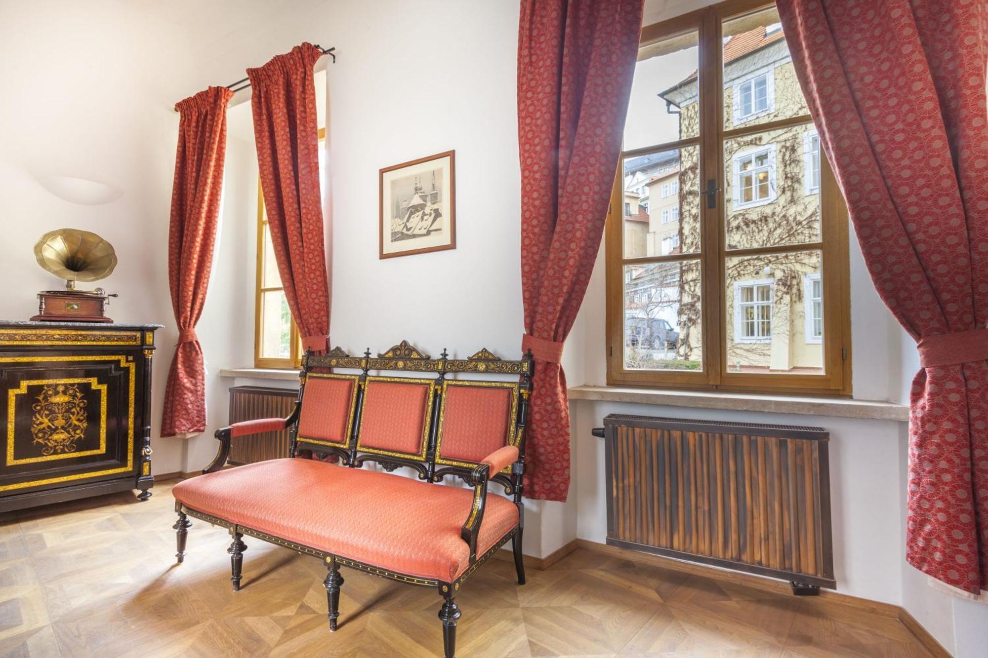 Superior King Suite