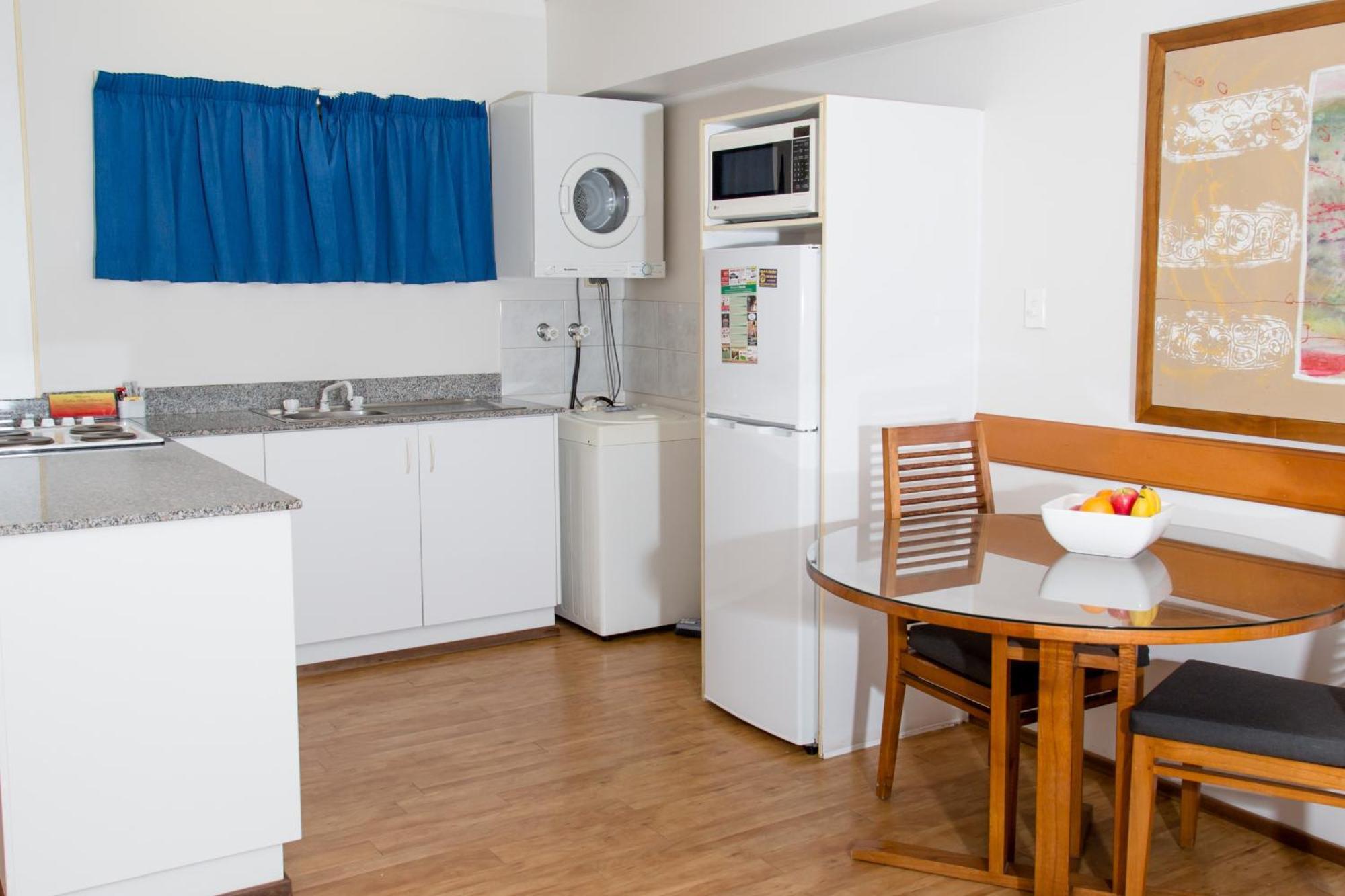 Standard One Bedroom Apartment includes Free Parking & Wifi