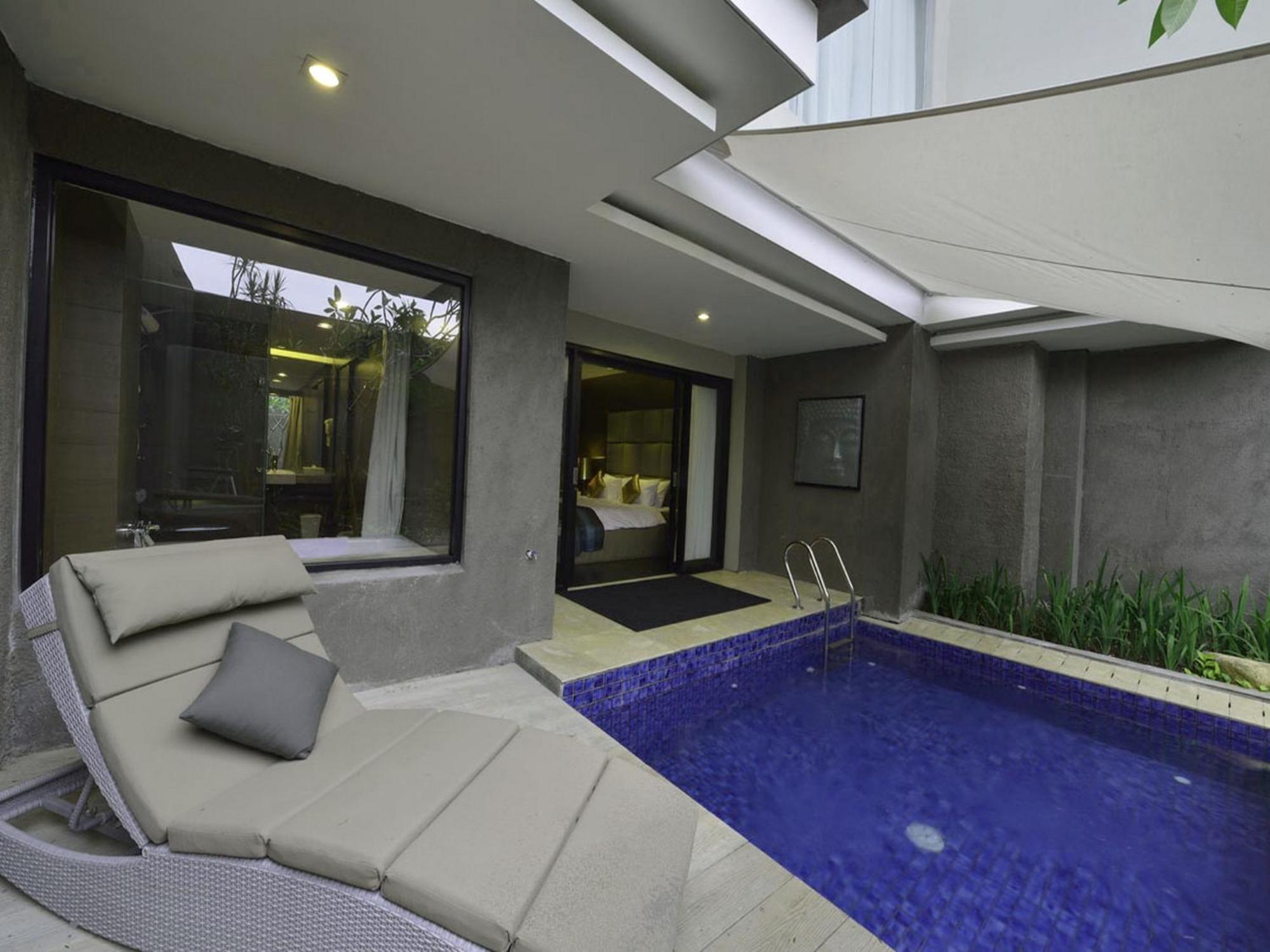 Suite with Private Pool